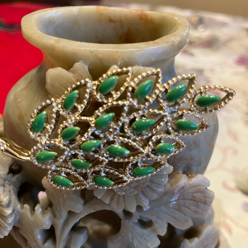 GERRY’S VINTAGE FILAGREE GOLD TONE LEAF BROOCH - Picture 1 of 9